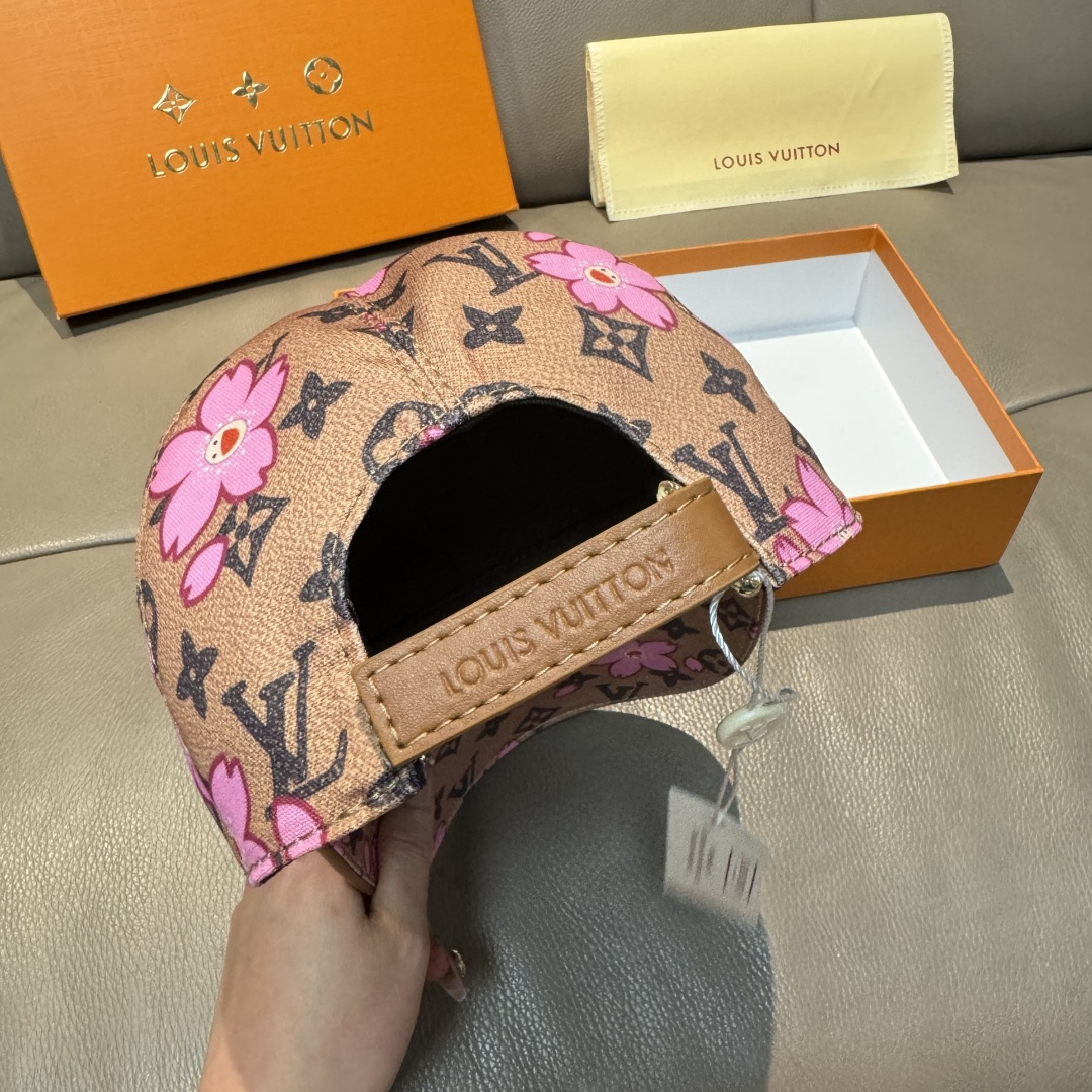 
LV x TM MONOGRAM CHERRY BLOSSOM 印花棒球帽出货啦