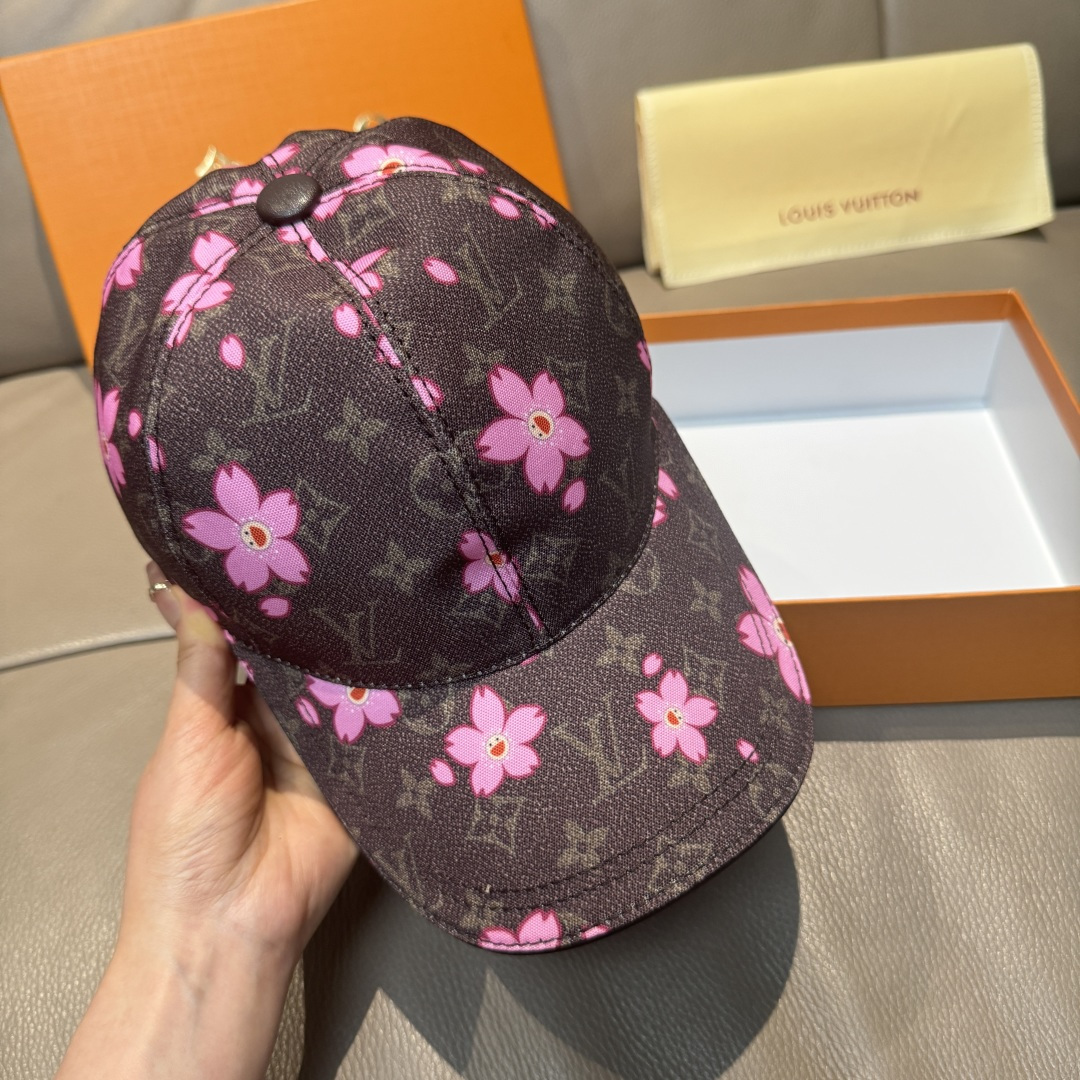 
LV x TM MONOGRAM CHERRY BLOSSOM 印花棒球帽出货啦