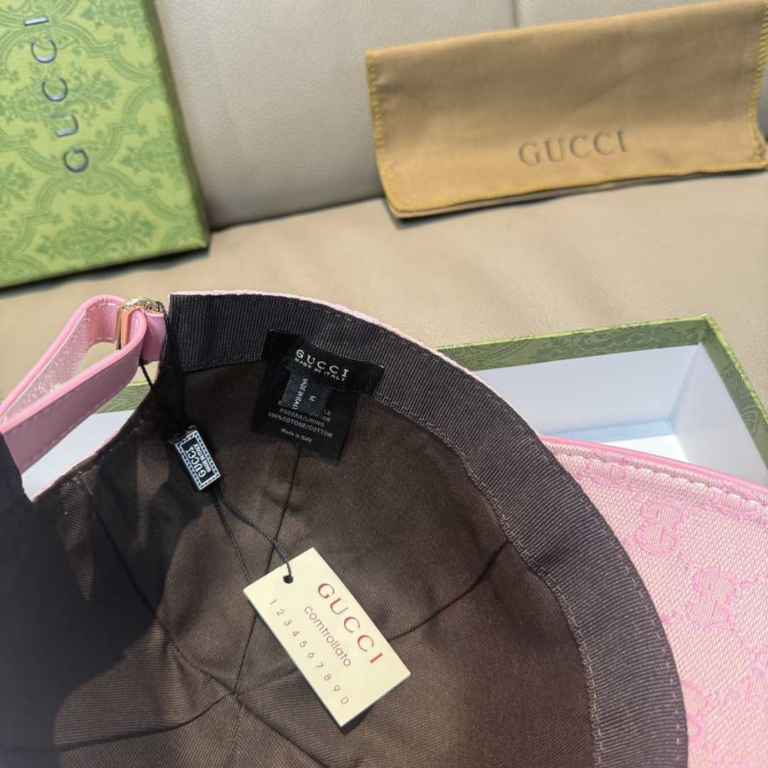 
配盒子布袋，Gucci(古奇)新款原单棒球帽专柜11开模订制！原版帆布料+头层牛皮，轻盈透气！实物拍摄