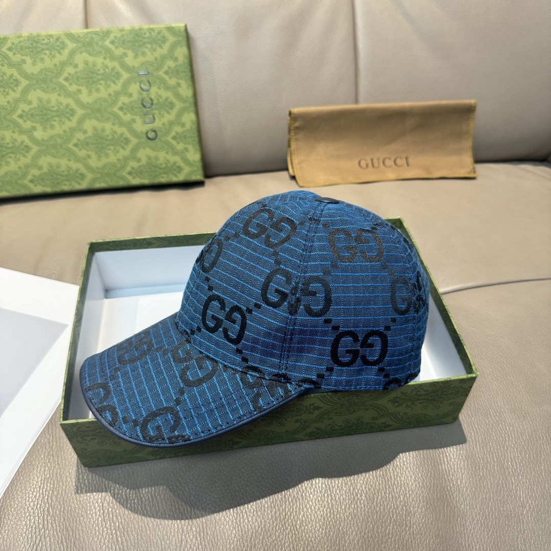 
官网新款出货
配包装布袋，Gucci古奇最新款原单棒球帽， 大双G，专柜11开模订制，完美对花，原版帆