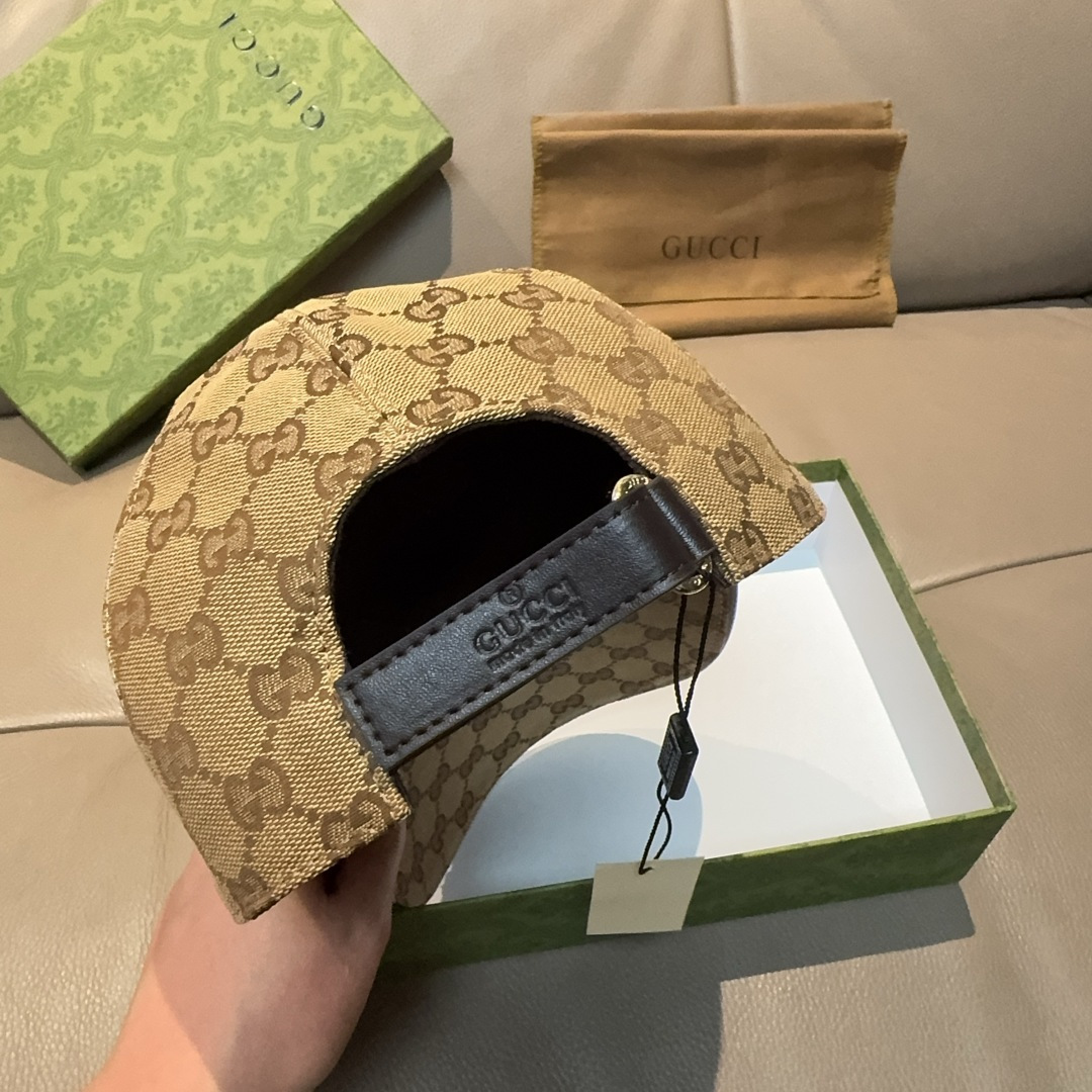 
万年经典款出货！
配盒子布袋，Gucci(古奇)经典原单棒球帽😍😍金丝小刺绣，专柜11开模订制，最高版