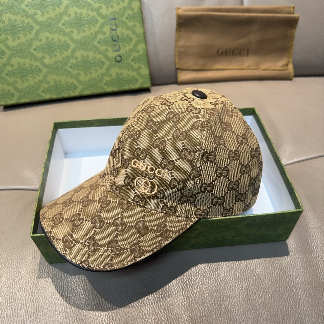 
万年经典款出货！
配盒子布袋，Gucci(古奇)经典原单棒球帽😍😍金丝小刺绣，专柜11开模订制，最高版