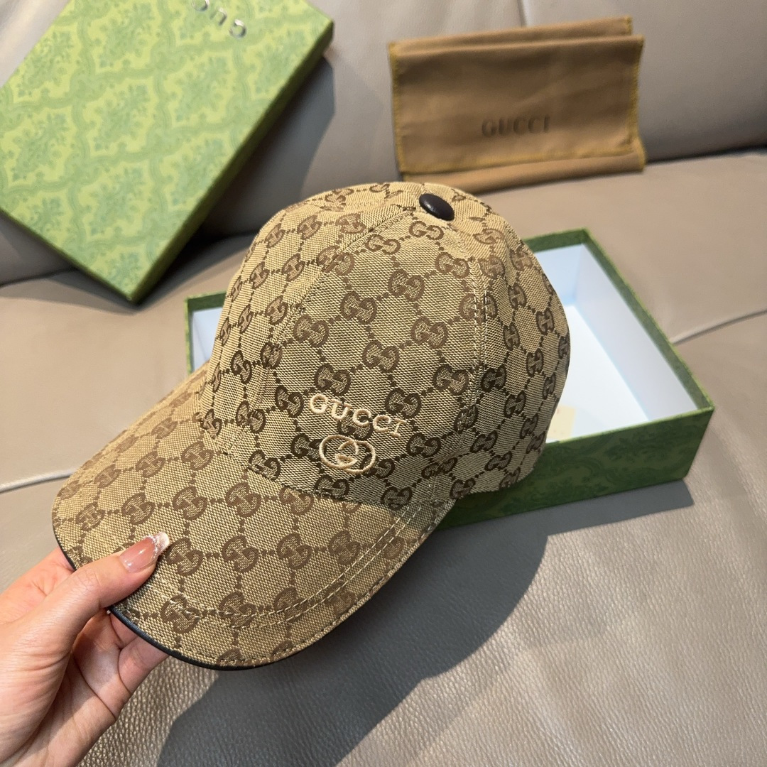 
万年经典款出货！
配盒子布袋，Gucci(古奇)经典原单棒球帽😍😍金丝小刺绣，专柜11开模订制，最高版