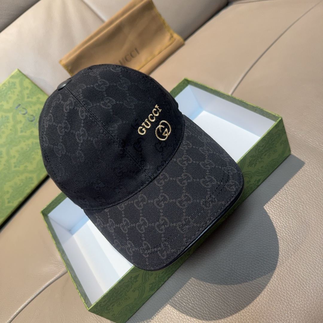 
万年经典款出货！
配盒子布袋，Gucci(古奇)经典原单棒球帽😍😍金丝小刺绣，专柜11开模订制，最高版