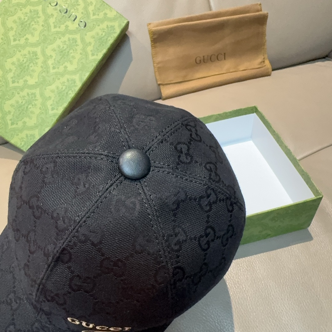 
万年经典款出货！
配盒子布袋，Gucci(古奇)经典原单棒球帽😍😍金丝小刺绣，专柜11开模订制，最高版