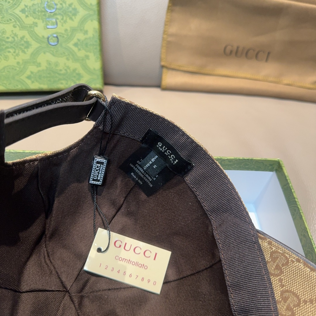 
万年经典款出货！
配盒子布袋，Gucci(古奇)经典原单棒球帽😍😍金丝小刺绣，专柜11开模订制，最高版