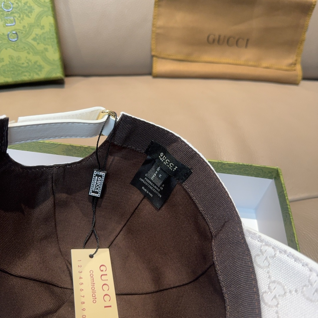 
万年经典款出货！
配盒子布袋，Gucci(古奇)经典原单棒球帽😍😍金丝小刺绣，专柜11开模订制，最高版