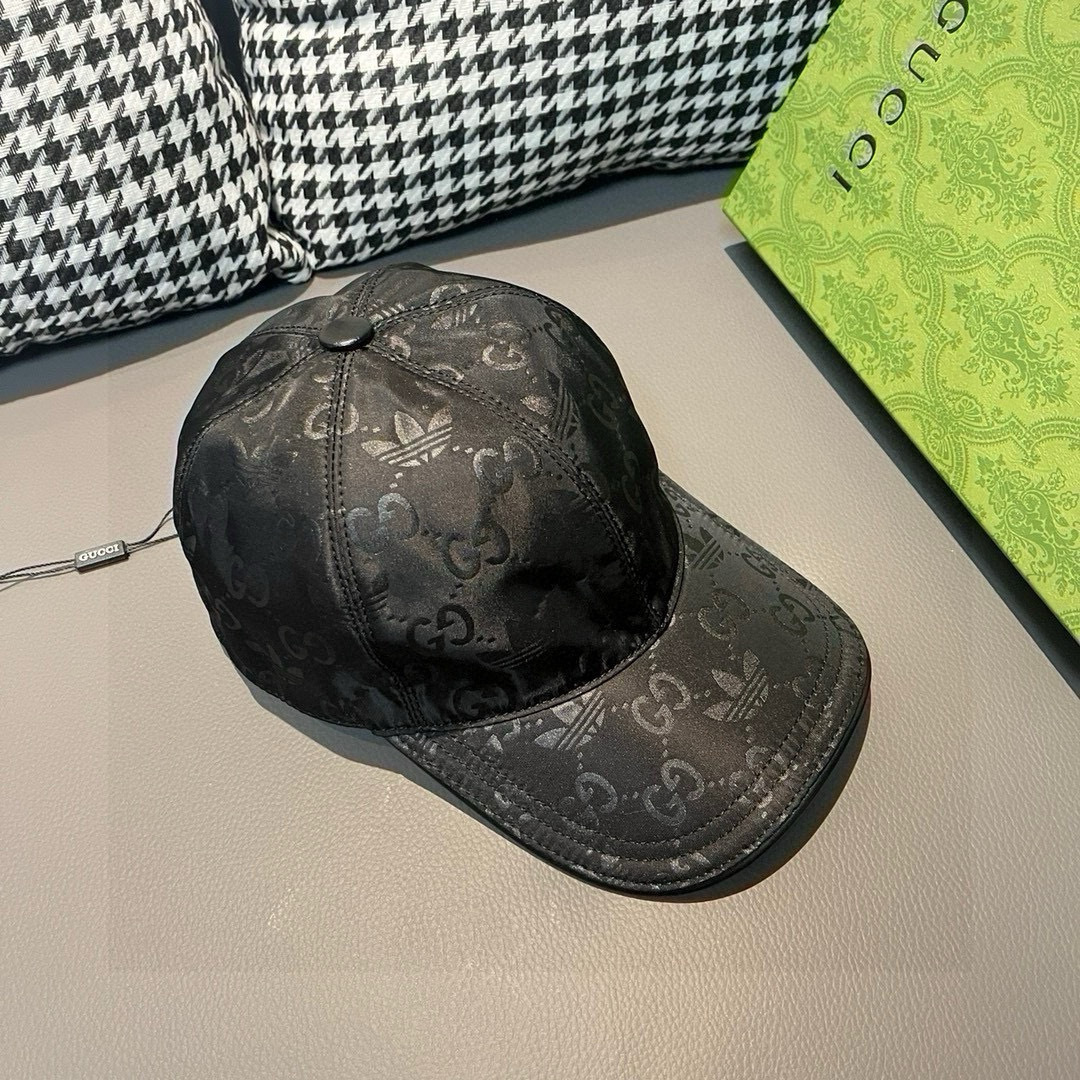 
古奇新款
Adidas&Gucci联名款出货啦！
配盒子布袋。专柜热卖中。11开模订制，重工打造，完美