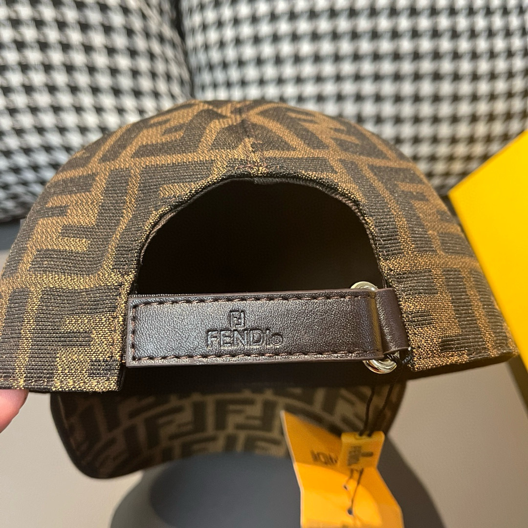 
配盒子布袋，Fendi（芬迪）最新款原单棒球帽， FENDI胶印，专柜热卖款，复古双F提花口碑极佳，1