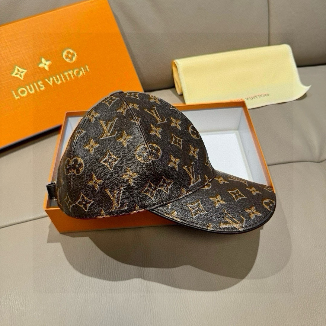 
配包装布袋，LV路易威登经典原单棒球帽，经典老花，11开模订制，原版专柜PU皮革+头层牛皮包边，长年爆