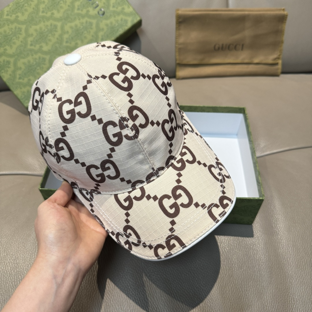 
官网新款出货
配包装布袋，Gucci古奇最新款原单棒球帽， 大双G，专柜11开模订制，完美对花，原版帆