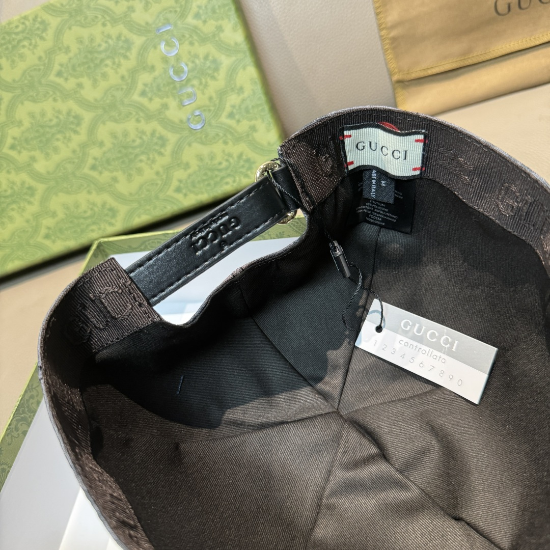 
官网新款出货
配包装布袋，Gucci古奇最新款原单棒球帽， 大双G，专柜11开模订制，完美对花，原版帆