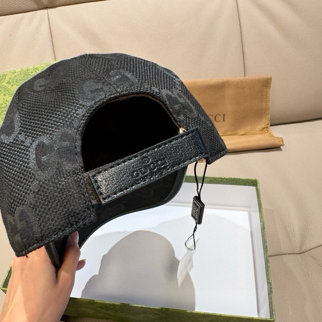 
配包装布袋，Gucci(古奇)新款原单棒球帽，Gucci烫金，专柜最新款，11开模订制，正版开模，原版