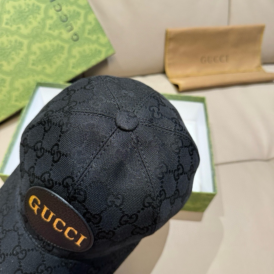 
配包装布袋，Gucci(古奇)新款原单棒球帽，Gucci烫金，专柜最新款，11开模订制，正版开模，原版