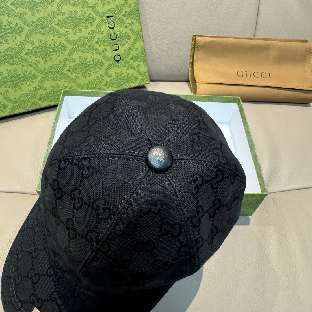 
配盒子布袋，Gucci(古奇)春夏新款原单棒球帽， logo织带，11开模订制，原版帆布料+头层牛皮，