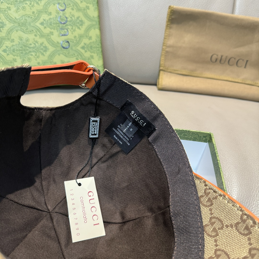 
配盒子布袋，Gucci(古奇)新款原单棒球帽， 大GUCCI刺绣，11开模订制，重工刺绣，细节可媲美专