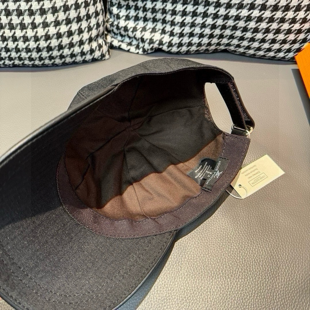 
新款出货
配盒子布袋，LV(路易威登)新款原单棒球帽，Lv刺绣，11开模订制，重工刺绣，做工细致完美，