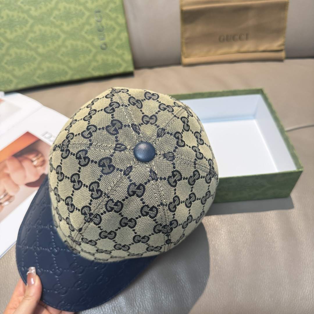 
配盒子布袋，Gucci(古奇)经典原单棒球帽，小双G牛皮拼接，11开模订制，质量超赞！帽檐头层牛皮压花