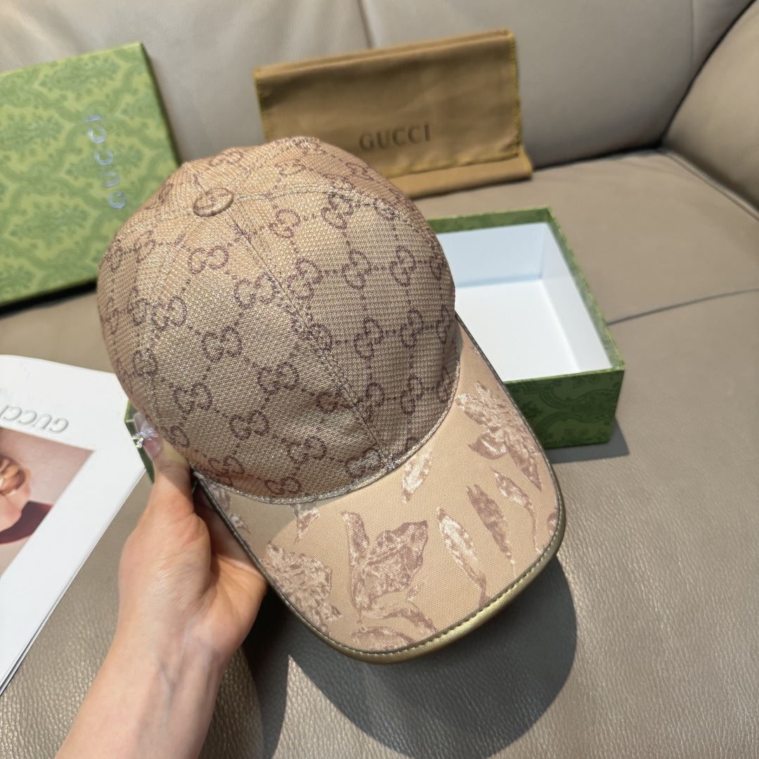 
原单版本出货！
配盒子布袋，Gucci(古奇)最新原单棒球帽，专柜11开模订制，最高版本，原版帆布料+