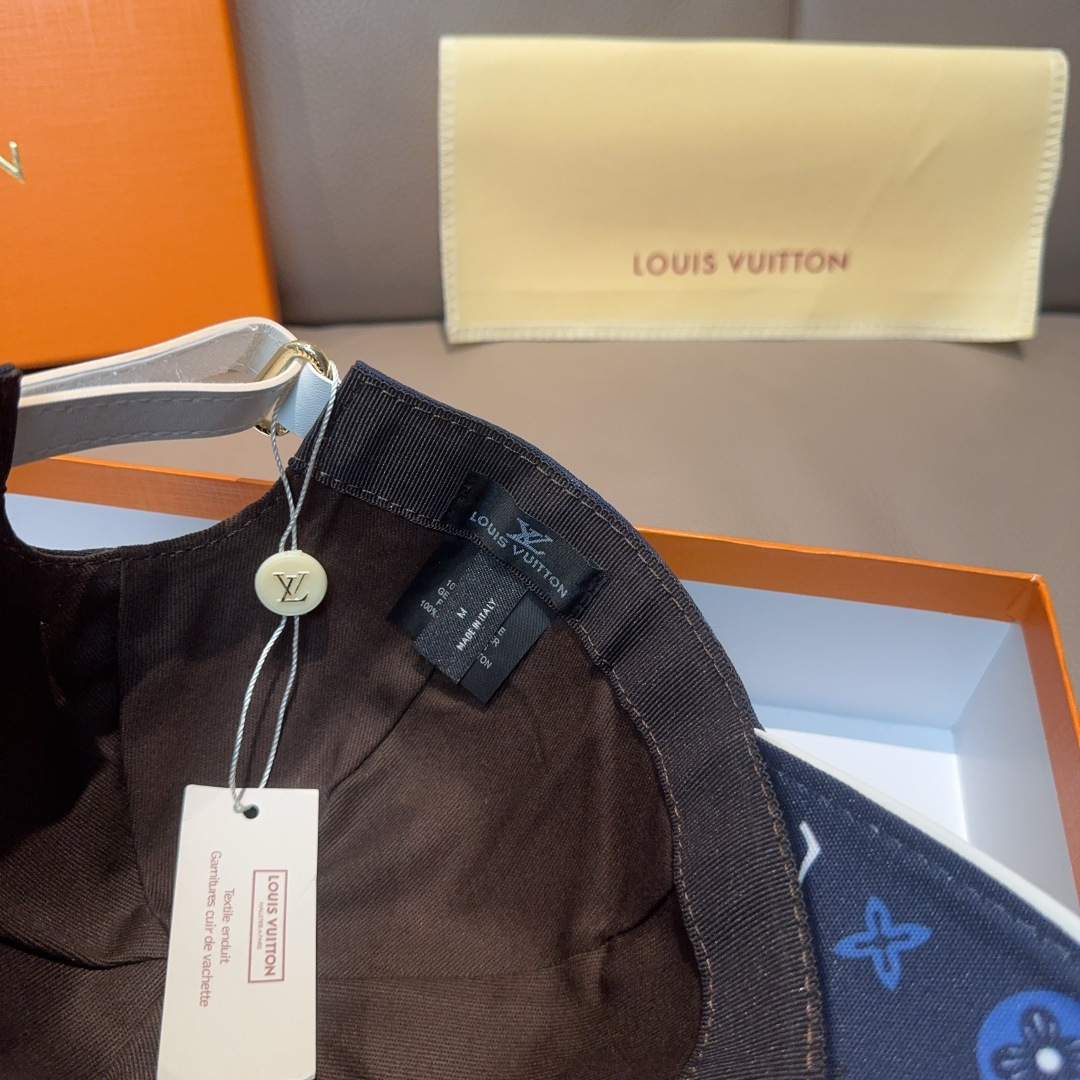 
配盒子布袋，LV(路易威登)新款原单棒球帽， 专柜11开模订制，原版帆布料+头层牛皮，轻盈透气！质量超