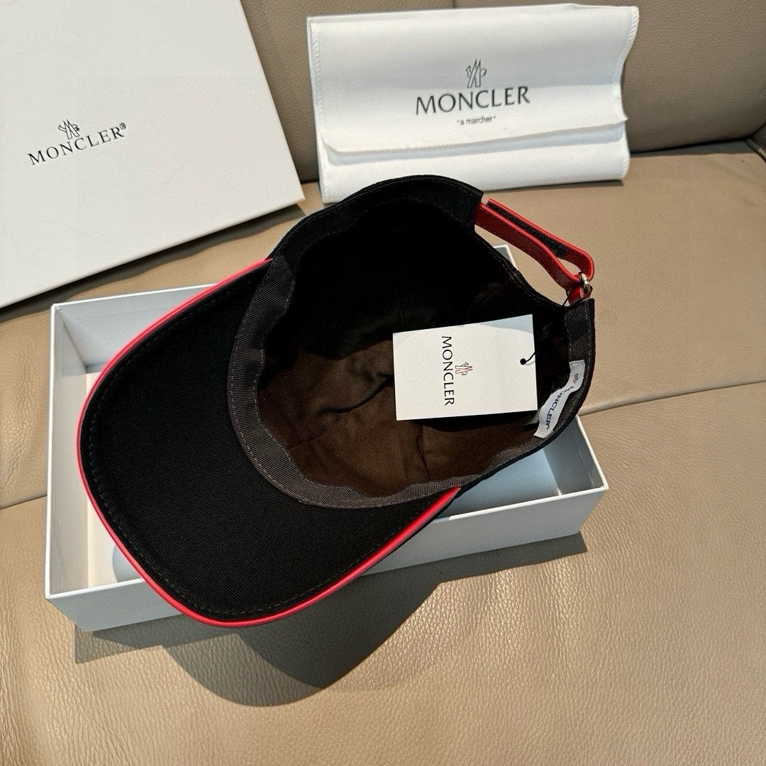 
配包装布袋，Moncler蒙口新款原单棒球帽，专柜11开模订制，全新立体刺绣，原版帆布料+头层牛皮，纯
