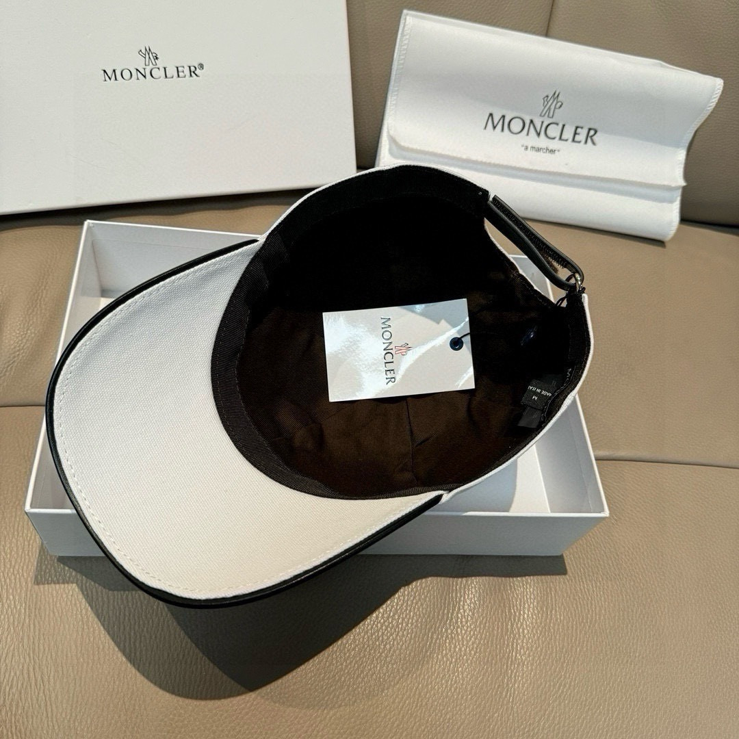 
配包装布袋，Moncler蒙口新款原单棒球帽，专柜11开模订制，全新立体刺绣，原版帆布料+头层牛皮，纯
