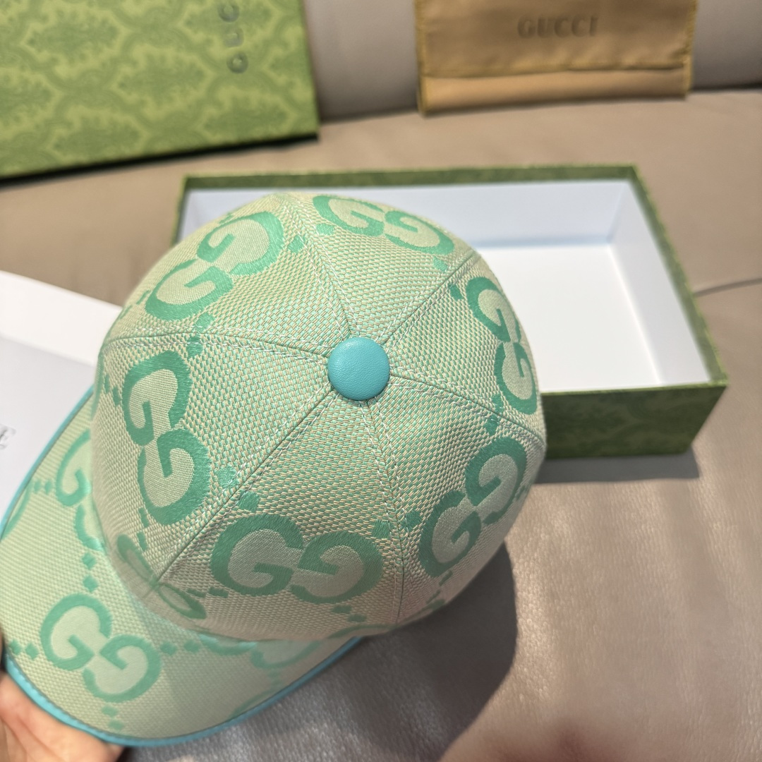 
配包装布袋，Gucci古奇新款原单棒球帽， 糖果色大双G，专柜11开模订制，原版帆布面料+头层牛皮，轻