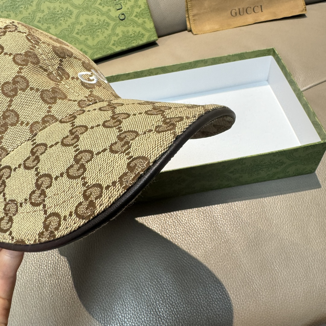 
新款出货！
配盒子布袋，Gucci(古奇)最新款原单棒球帽，Gucci小刺绣，专柜11开模订制，最高版