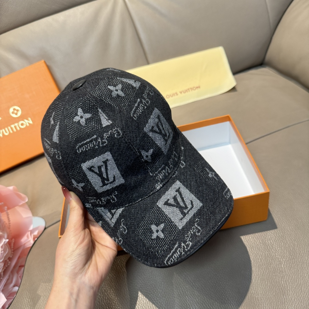 
配盒子布袋，LV路易威登新款原单棒球帽，LV牛仔提花，专柜11开模订制，原版帆布面料+头层牛皮，轻盈透