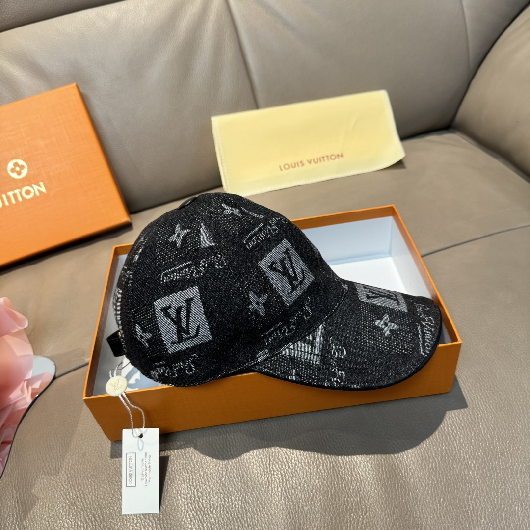
配盒子布袋，LV路易威登新款原单棒球帽，LV牛仔提花，专柜11开模订制，原版帆布面料+头层牛皮，轻盈透