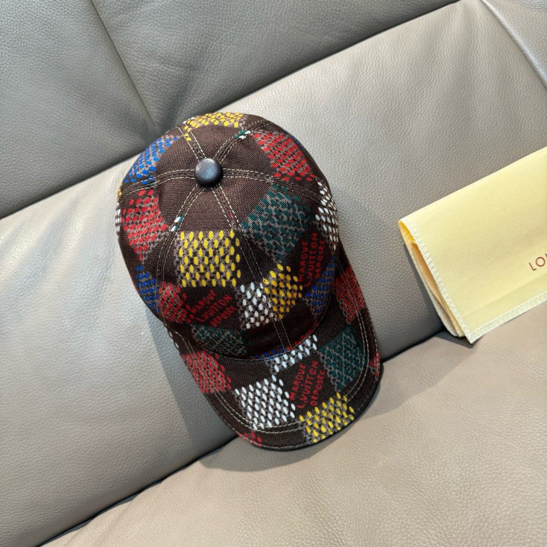 
配盒子布袋，LV(路易威登)新款原单棒球帽，大棋盘格丝印，专柜11开模订制，原厂订制面料+头层牛皮，纯