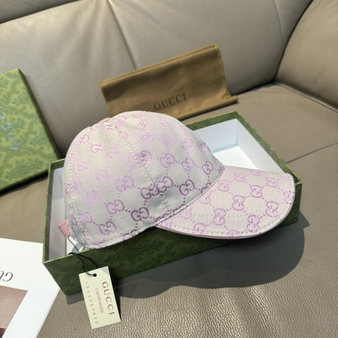 
万年经典！火爆全网的莫兰迪色系出货啦！
配盒子布袋，Gucci(古奇)经典原单棒球帽😍😍专柜11开模订