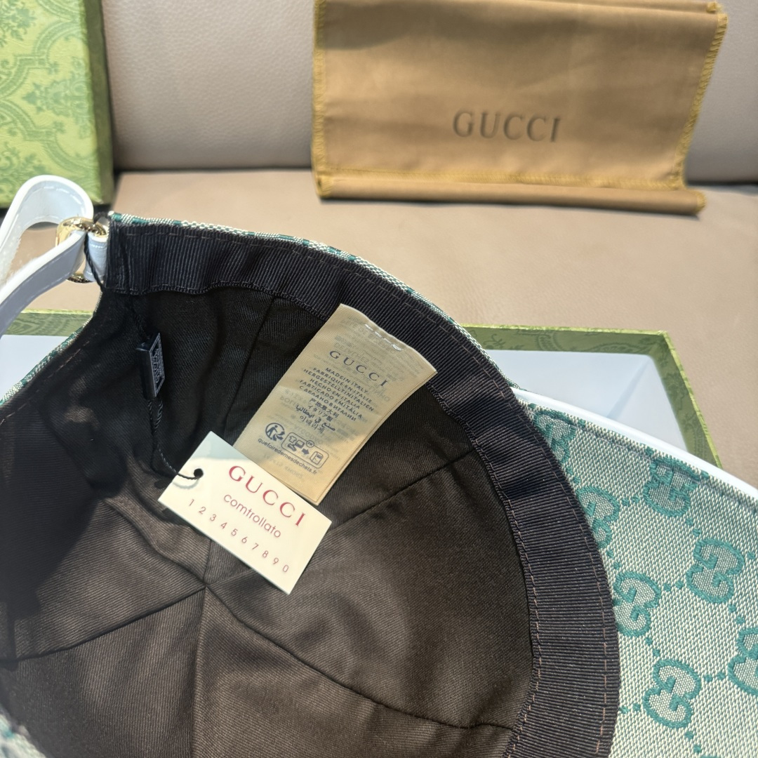 
万年经典！火爆全网的莫兰迪色系出货啦！
配盒子布袋，Gucci(古奇)经典原单棒球帽😍😍专柜11开模订