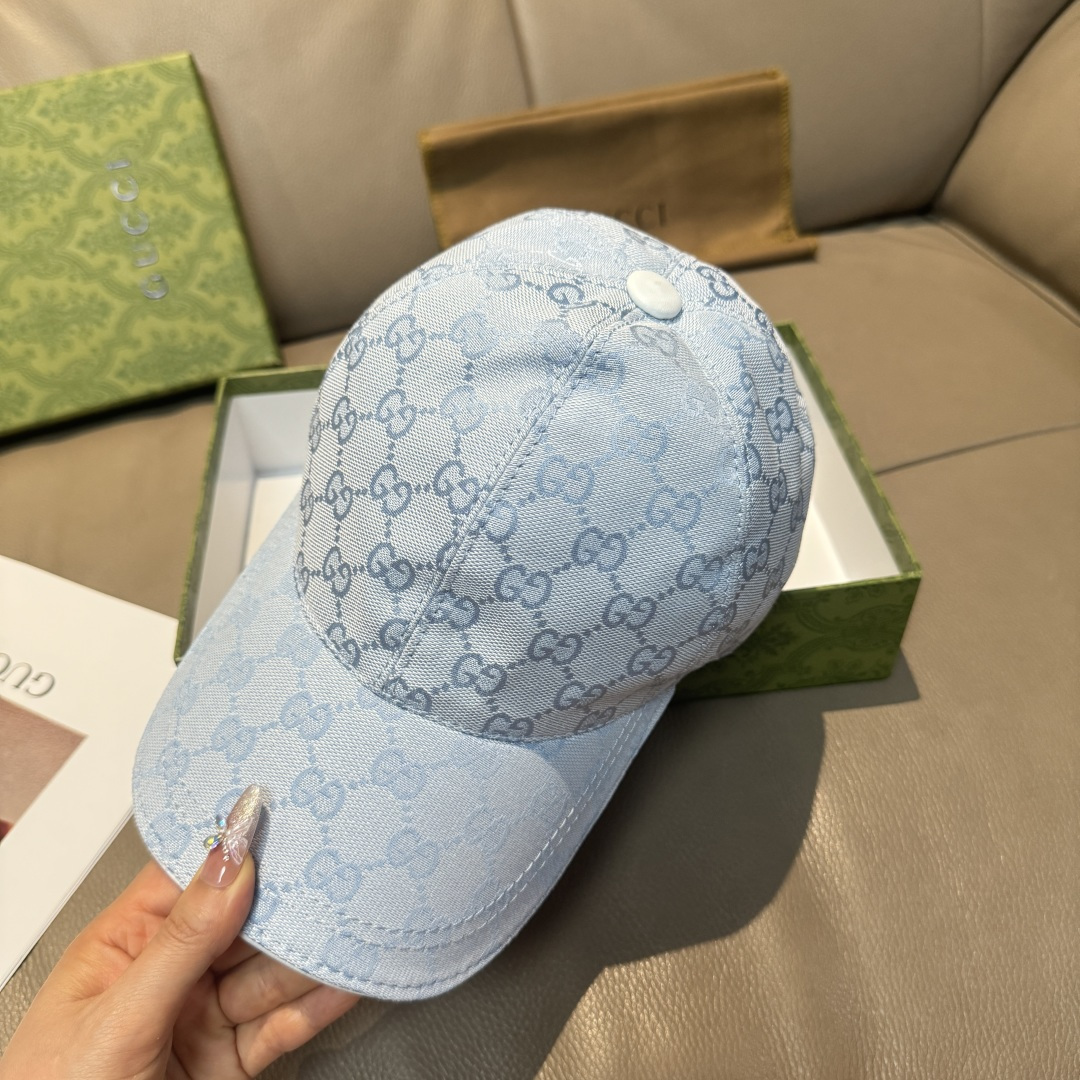
万年经典！火爆全网的莫兰迪色系出货啦！
配盒子布袋，Gucci(古奇)经典原单棒球帽😍😍专柜11开模订