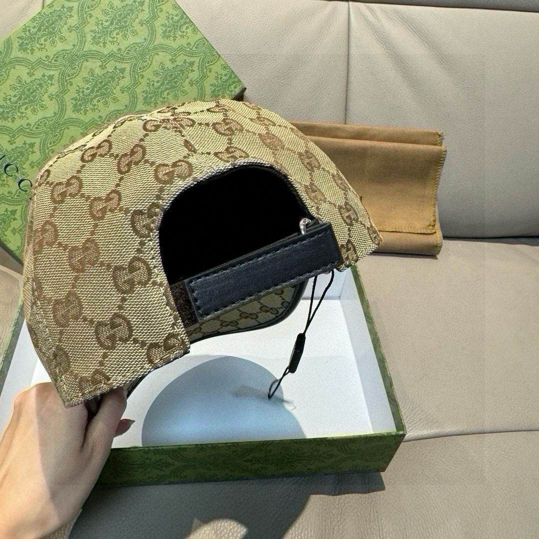 
配盒子布袋，Gucci(古奇)新款原单棒球帽，双G织带。11开模订制，重工刺绣，细节可媲美专柜，原版帆