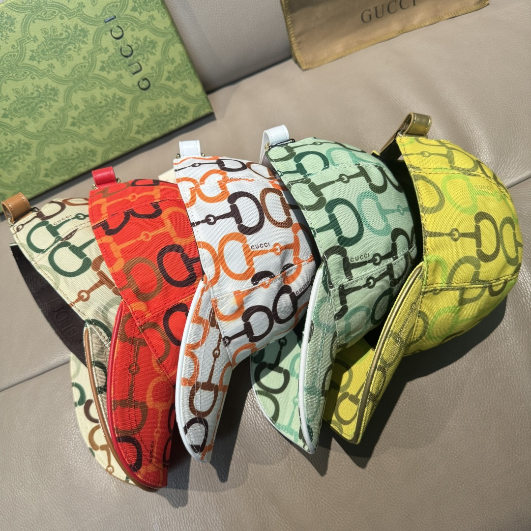 
马衔扣出货
配包装布袋，Gucci古奇新款原单棒球帽， 马衔扣棒球帽。专柜11开模订制，原版帆布面料+