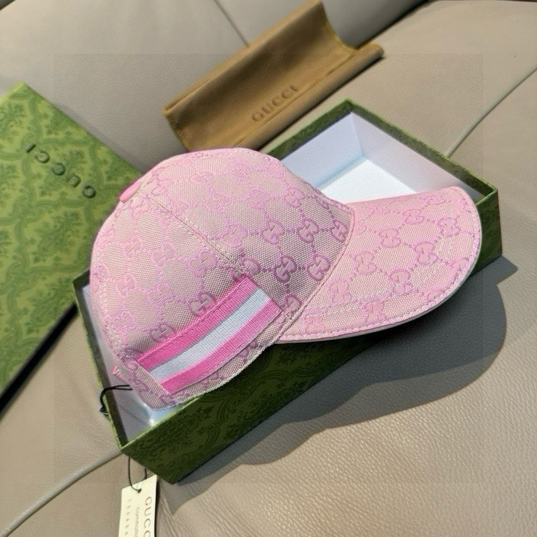 
万年经典款！杏色，黑色有s和L码
配盒子布袋，Gucci(古奇)经典原单棒球帽😍😍专柜11开模订制，最