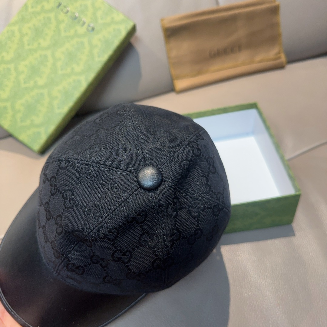 
配盒子布袋，Gucci(古奇)新款原单棒球帽， 帆布拼皮，专柜热卖款，11开模订制，原版帆布料+头层牛