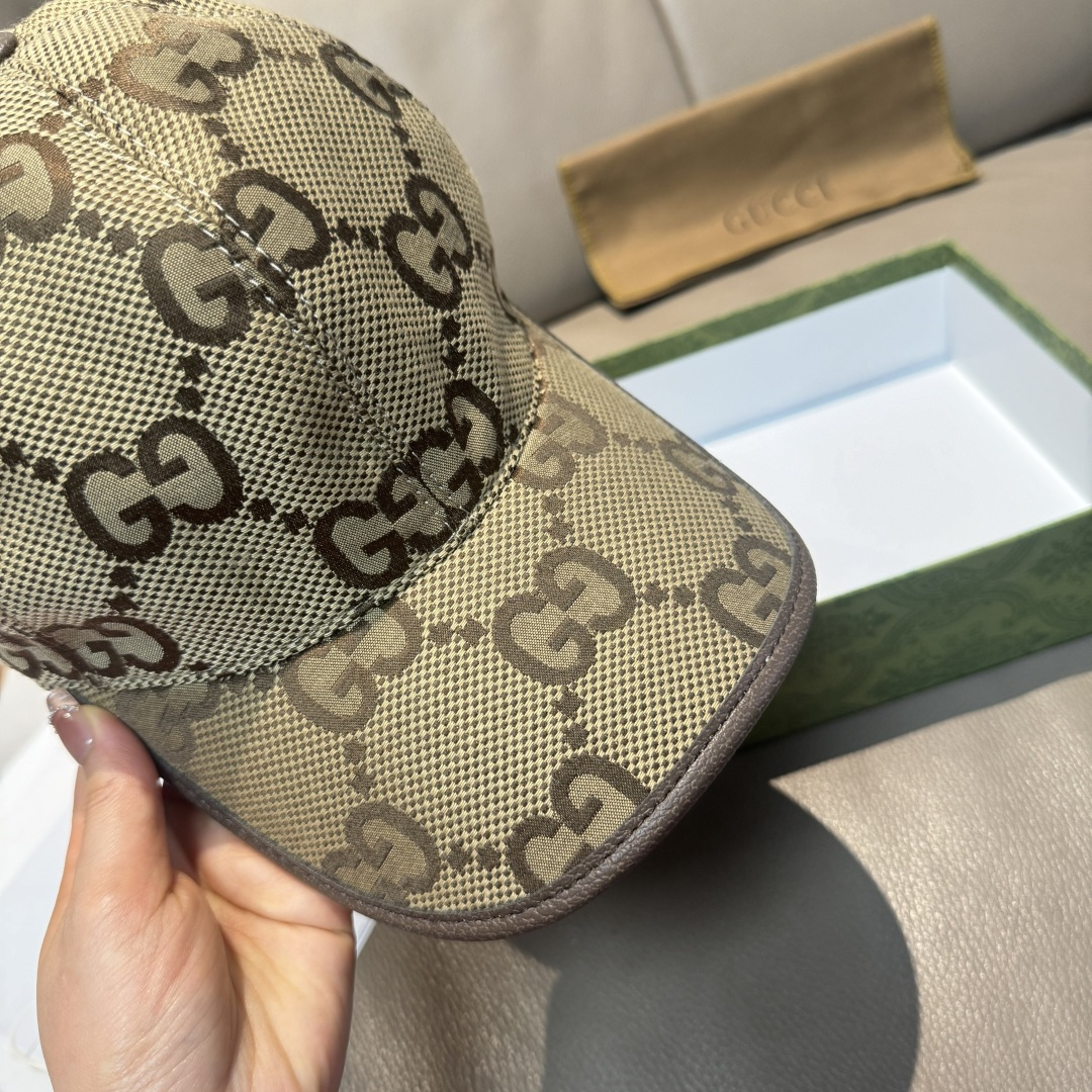 
配包装布袋，Gucci古奇新款原单棒球帽， 大双G，专柜11开模订制，原版帆布面料+头层牛皮，轻盈透气