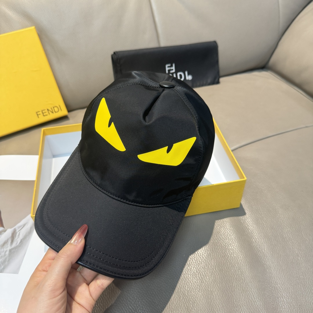 
配盒子布袋，Fendi（芬迪）新款原单棒球帽， 小怪兽，专柜热卖款中，11开模订制，进口降落伞牛津布料