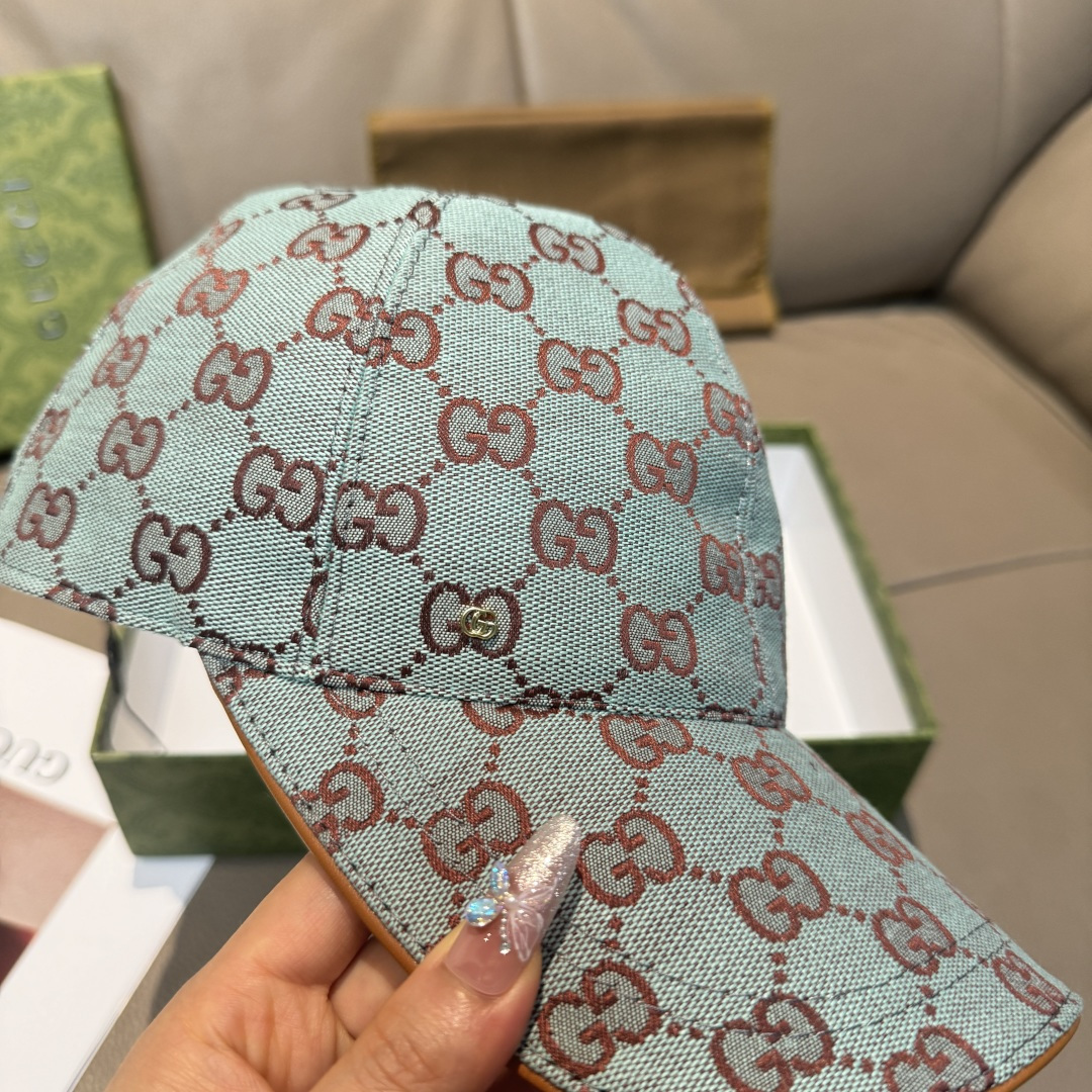 
配包装布袋，Gucci(古奇)新款原单棒球帽， 金属小双G，专柜最新款，11开模订制，正版开模五金，原