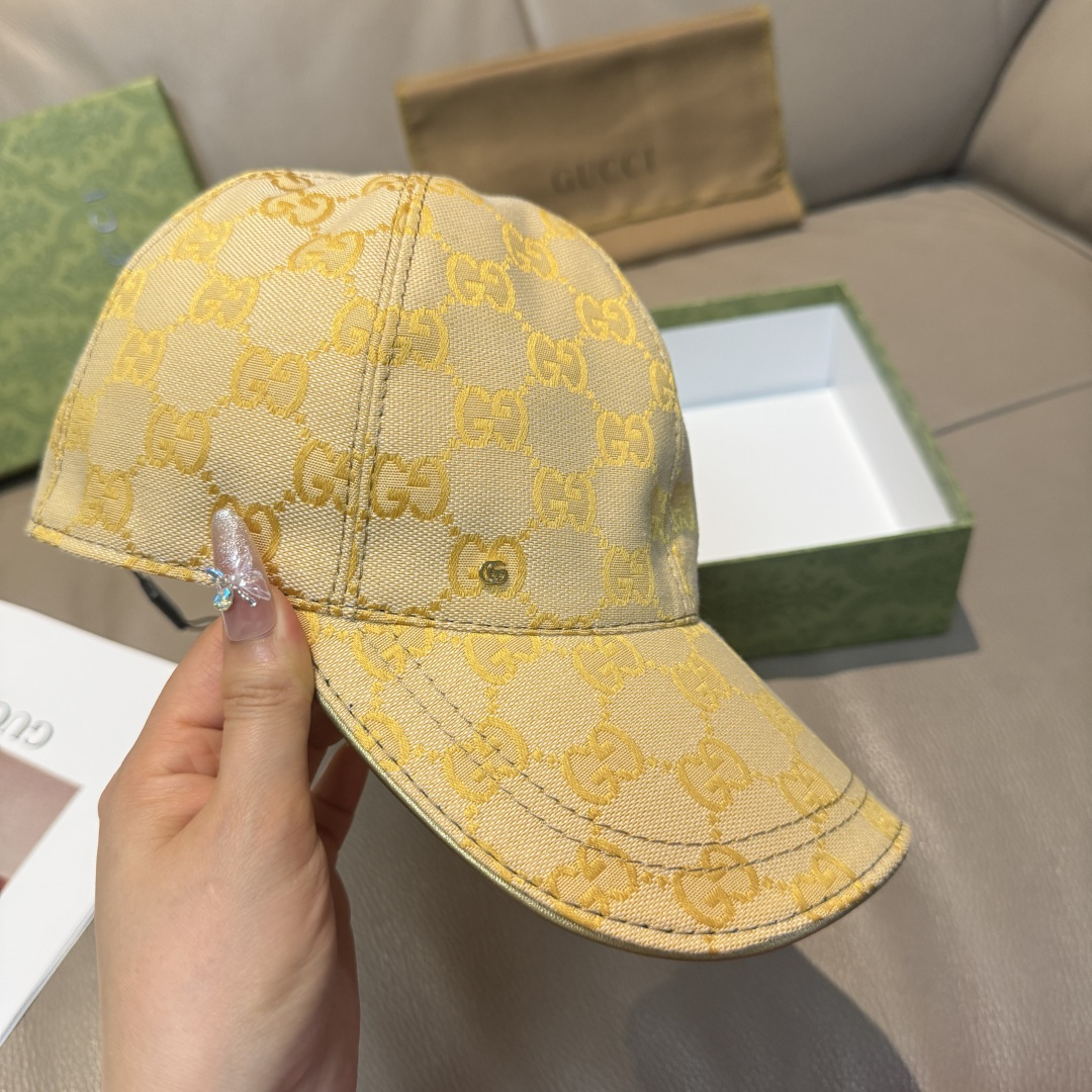 
配包装布袋，Gucci(古奇)新款原单棒球帽， 金属小双G，专柜最新款，11开模订制，正版开模五金，原