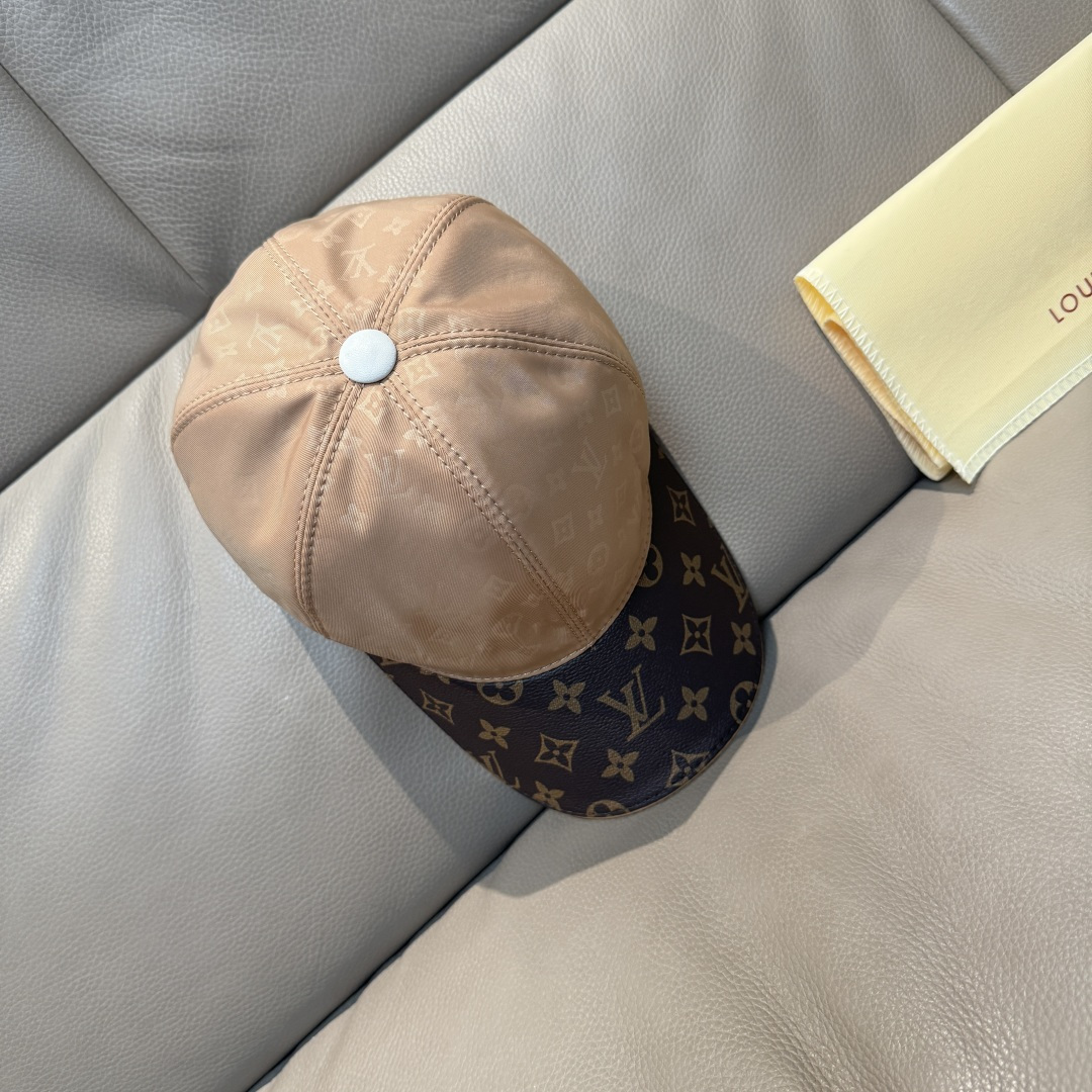 
配盒子布袋，LV(路易威登)新款原单棒球帽，老花拼接，11开模订制，原版印花绸缎面料+专柜老花皮，做工