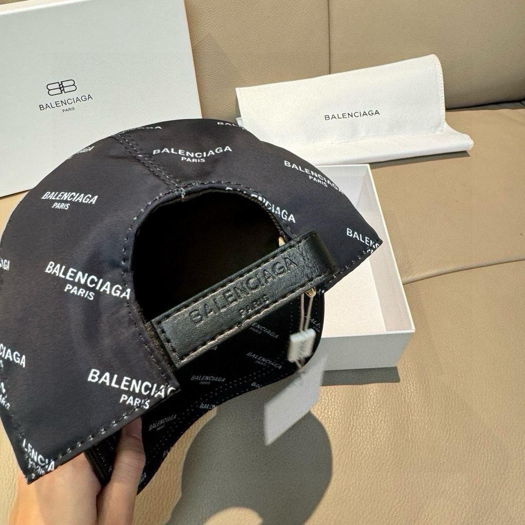 
配盒子布袋，Balenciaga（巴黎世家）经典原单棒球帽， 专柜11开模订制，原版丝印绸缎面料+头层