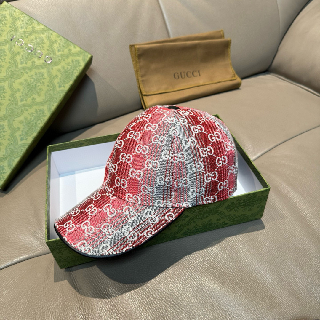 
配盒子布袋，Gucci(古奇)新款原单棒球帽，渐变糖果双G，专柜11开模订制！原版牛仔布料+头层牛皮，