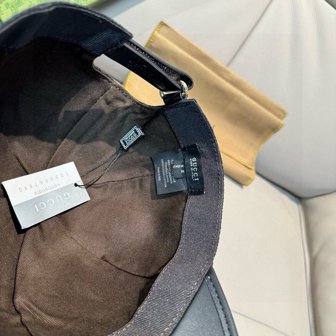 
配盒子布袋，Gucci(古奇)经典原单棒球帽，小双G牛皮拼接，11开模订制，质量超赞！帽檐头层牛皮压花