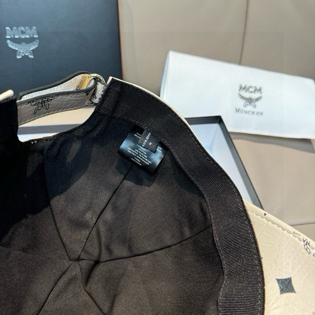 
新款出货
配包装布袋，MCM经典原单棒球帽，11开模订制，原版专柜PVC革+头层牛皮包边，长年爆版，质