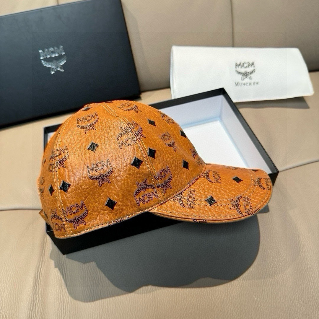 
新款出货
配包装布袋，MCM经典原单棒球帽，11开模订制，原版专柜PVC革+头层牛皮包边，长年爆版，质