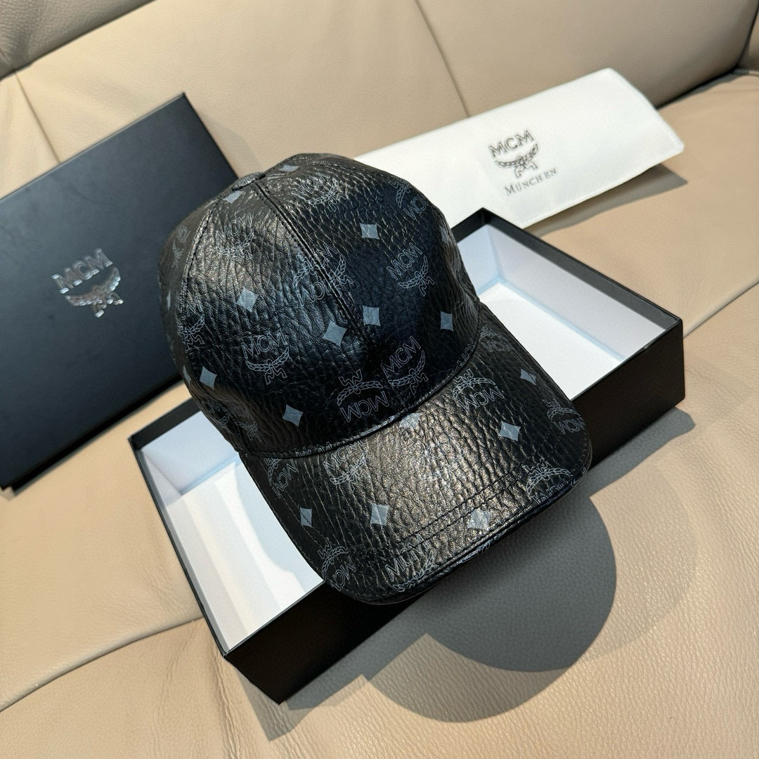 
新款出货
配包装布袋，MCM经典原单棒球帽，11开模订制，原版专柜PVC革+头层牛皮包边，长年爆版，质