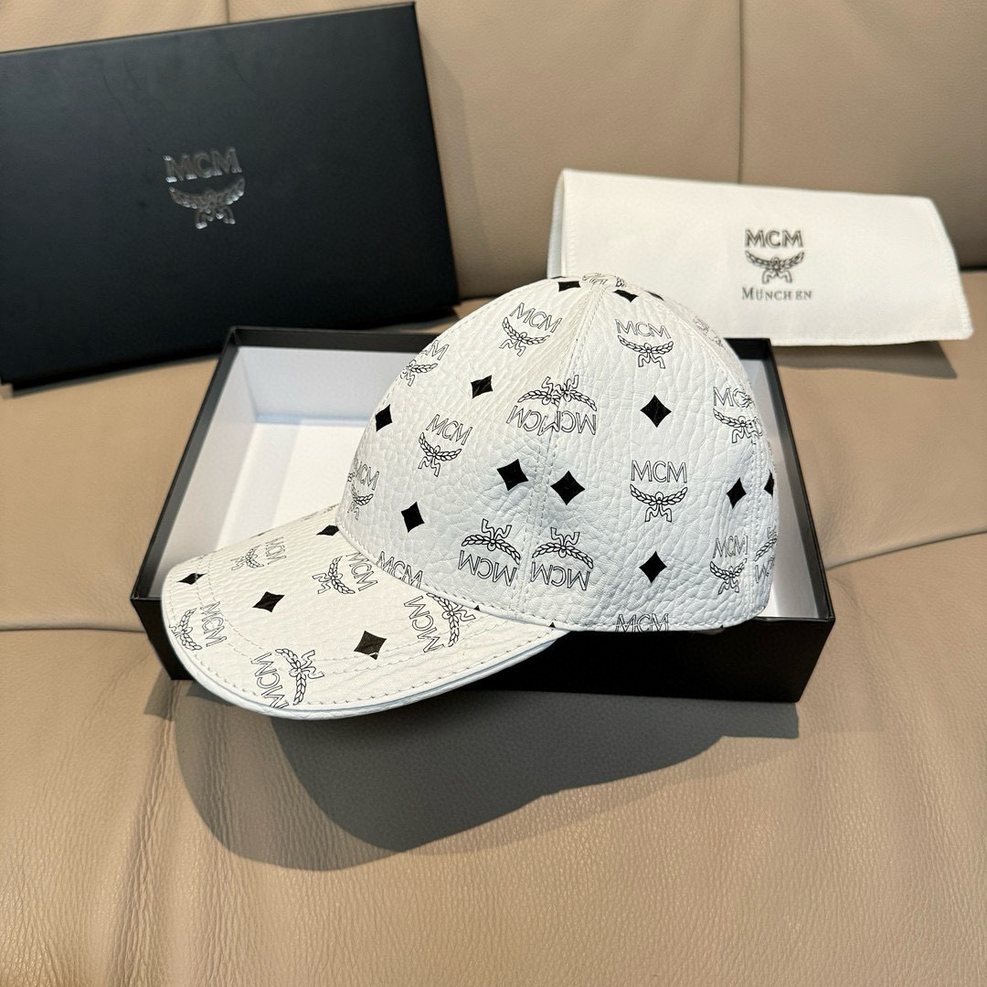 
新款出货
配包装布袋，MCM经典原单棒球帽，11开模订制，原版专柜PVC革+头层牛皮包边，长年爆版，质
